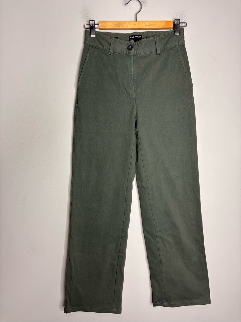 Frank & Oak The Jane Straight Leg Pant in Thyme or Olive Green, size 2 - Picture 2 of 13